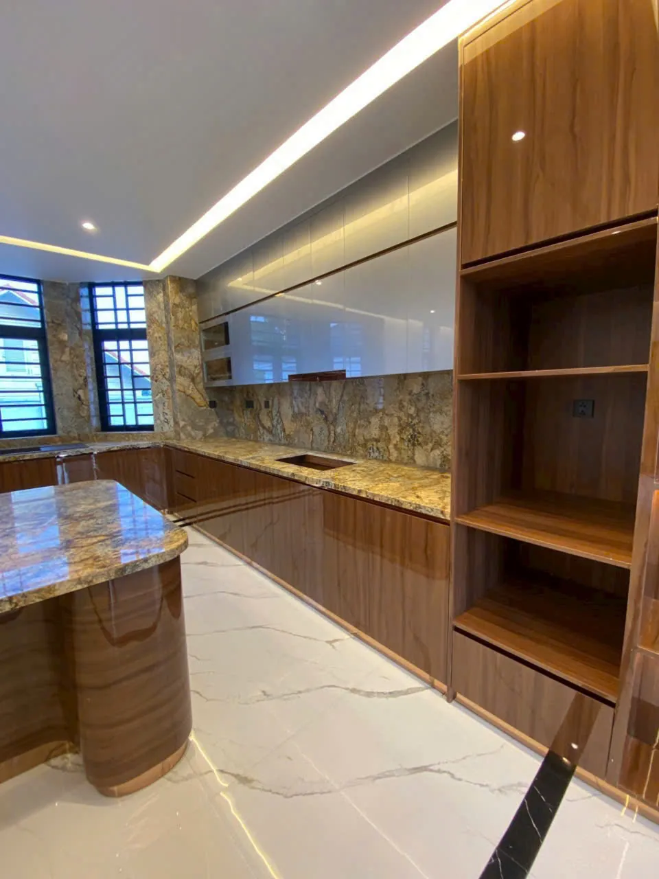 hành lang biệt thự khu Vạn Phúc Thủ Đức sạch bóng
