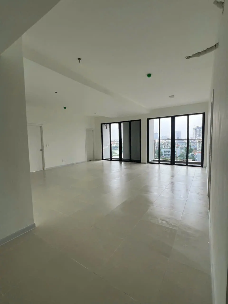 phòng khách căn hộ Thủ Thiêm Quận 2 sạch thoáng