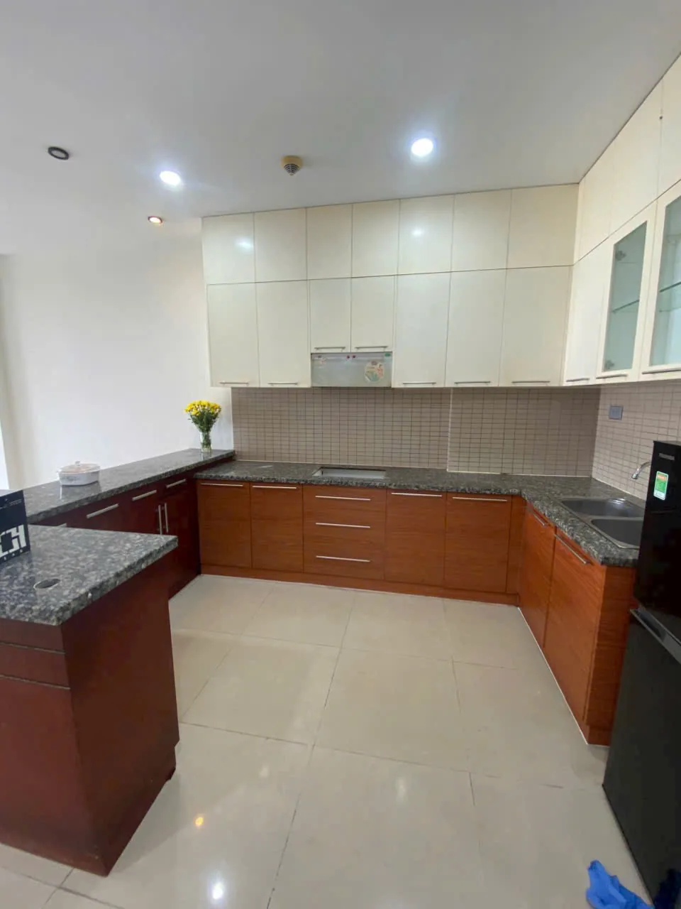 bếp căn hộ An Phú Quận 6 bóng sạch thoáng