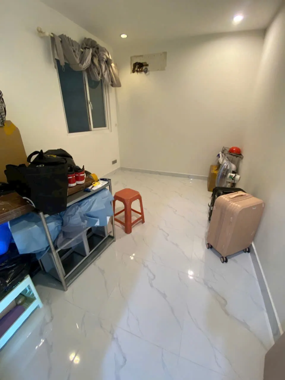 ban công căn hộ chung cư An Phú Quận 6 sạch
