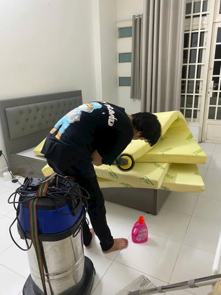 Đệm bông ép có giặt được không và cách làm sạch