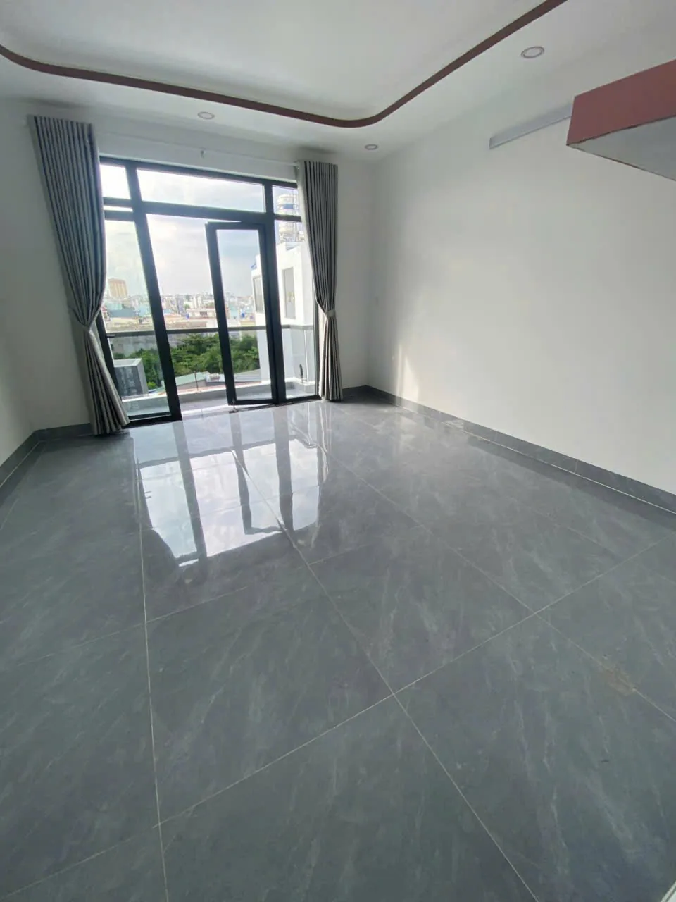 bếp tủ gỗ nhà Cộng Hòa Tân Bình bóng sạch hoàn tất