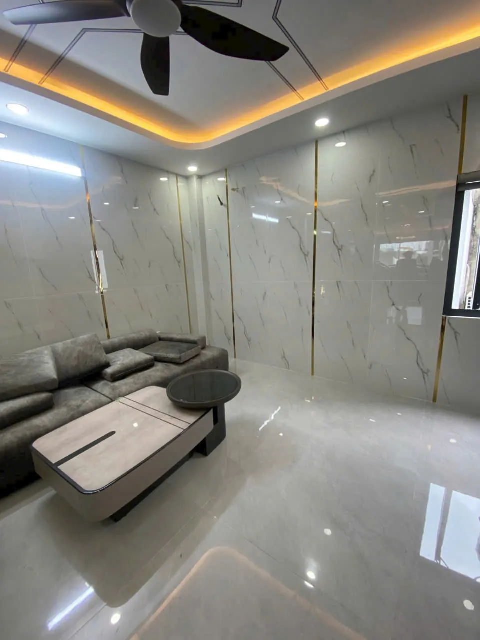 phòng ngủ nhà phố Cộng Hòa Tân Bình gọn sạch thoáng