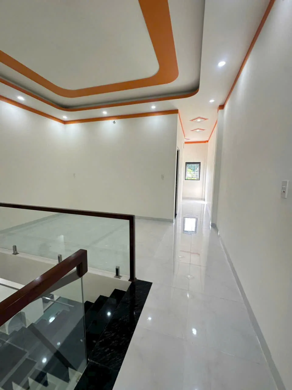 phòng khách nhà ở Bến Cát Bình Dương sạch sẽ thoáng
