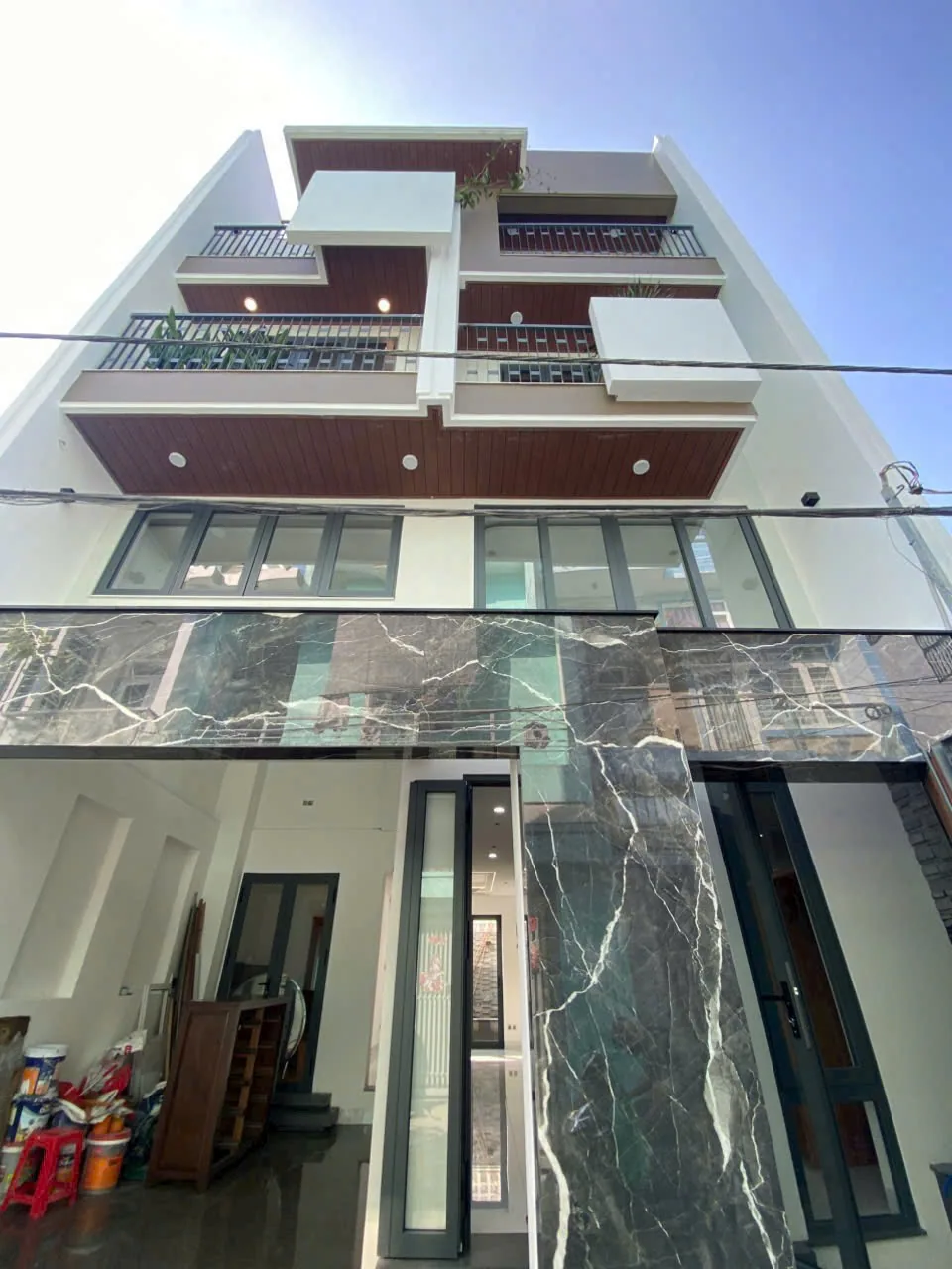 phòng khách nhà phố Bình Trưng Tây Quận 2 sạch bóng