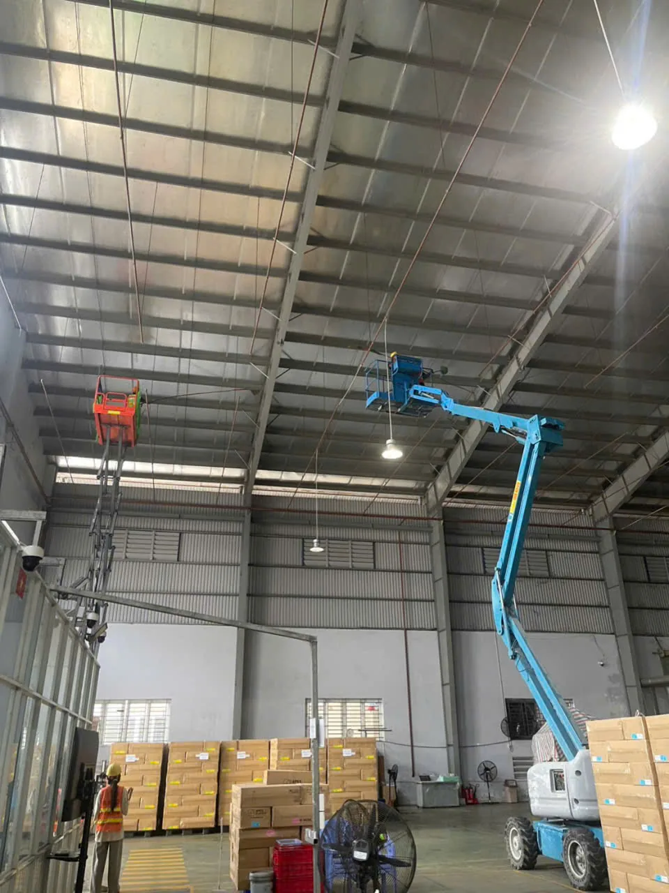 sàn nhà xưởng Đức Hòa Long An sạch sau tổng vệ sinh